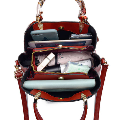 Shoulder Bag With Leaf Pendant