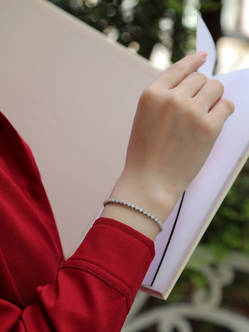Starlight — Signature Sterling Silver Bracelet (Luxury Moissanite)